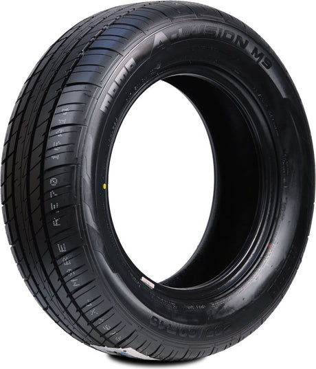 Llanta MOMO M 9 235/50R18 en autollantas.com.co
